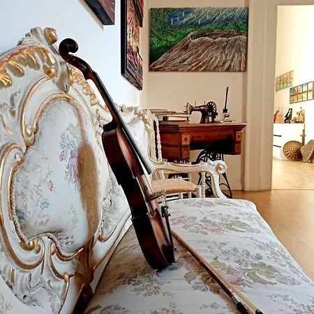La Galleria Naples