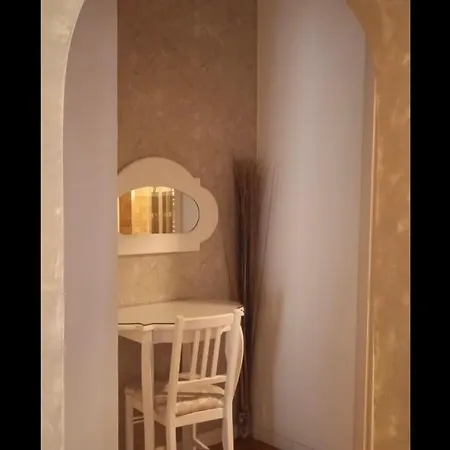 La Galleria Naples